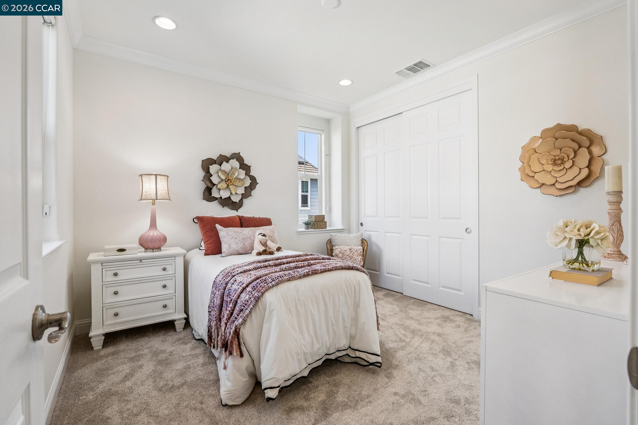 Detail Gallery Image 27 of 34 For 15 Hazel Tree Ridge, Orinda,  CA 94563 - 3 Beds | 2/1 Baths