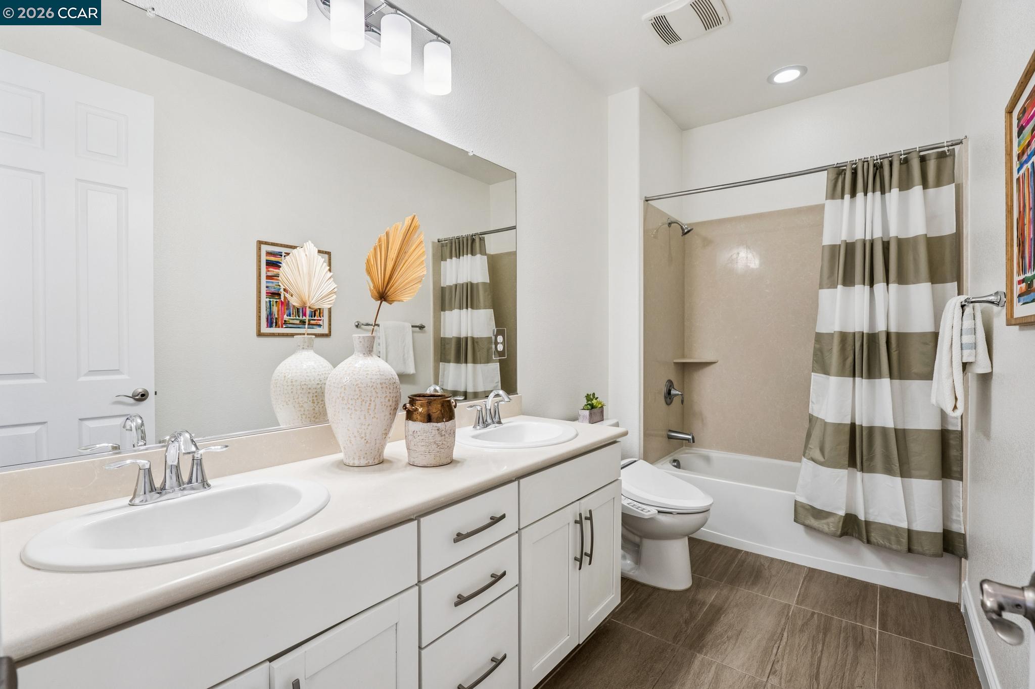 Detail Gallery Image 28 of 34 For 15 Hazel Tree Ridge, Orinda,  CA 94563 - 3 Beds | 2/1 Baths