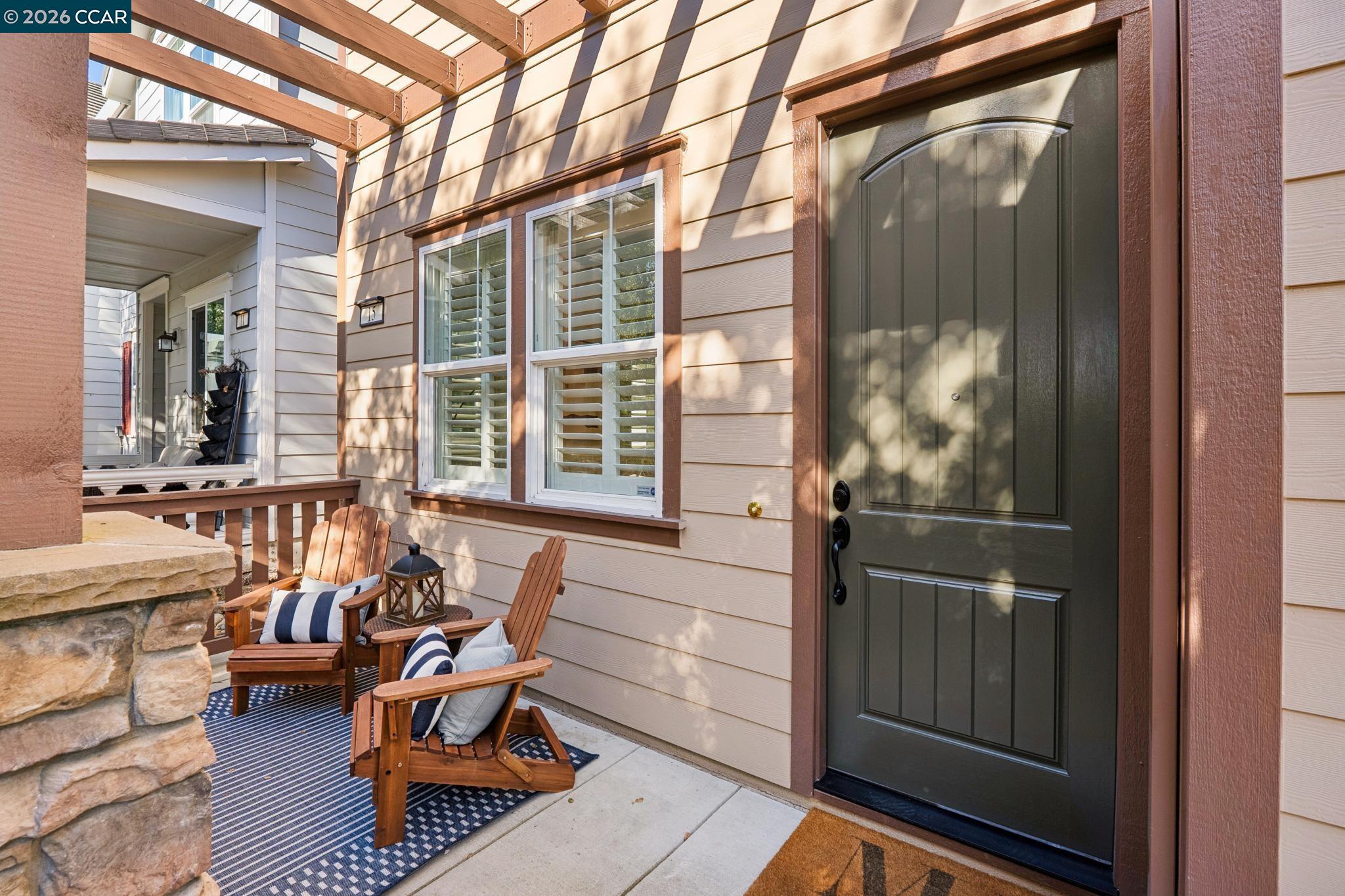 Detail Gallery Image 3 of 34 For 15 Hazel Tree Ridge, Orinda,  CA 94563 - 3 Beds | 2/1 Baths