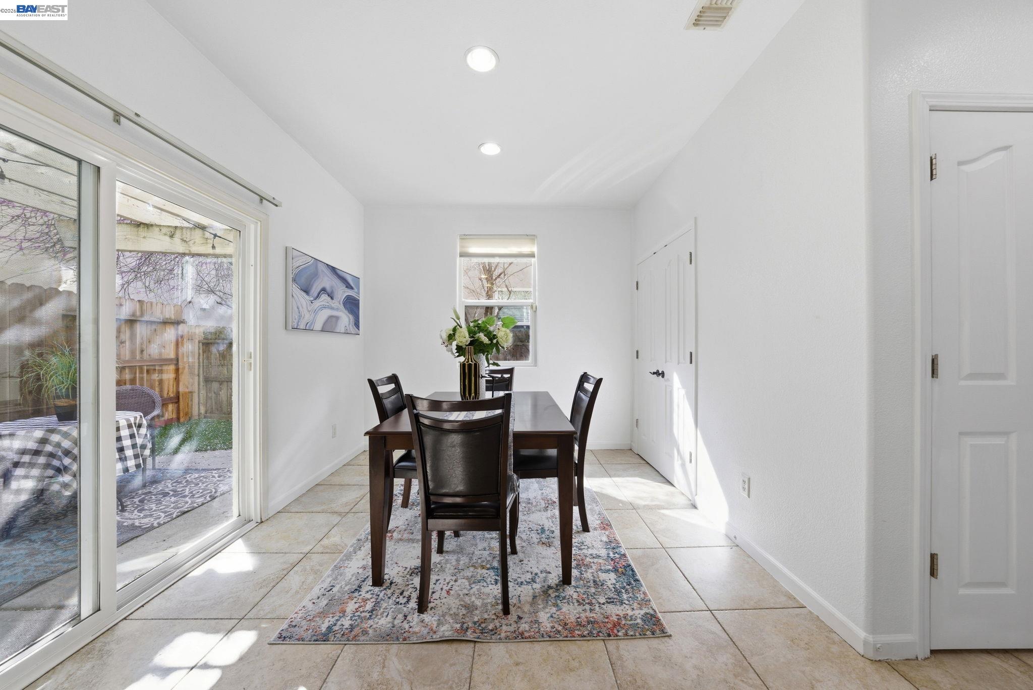 Detail Gallery Image 16 of 58 For 4118 Adriatic Sea Way, Sacramento,  CA 95834 - 3 Beds | 2/1 Baths