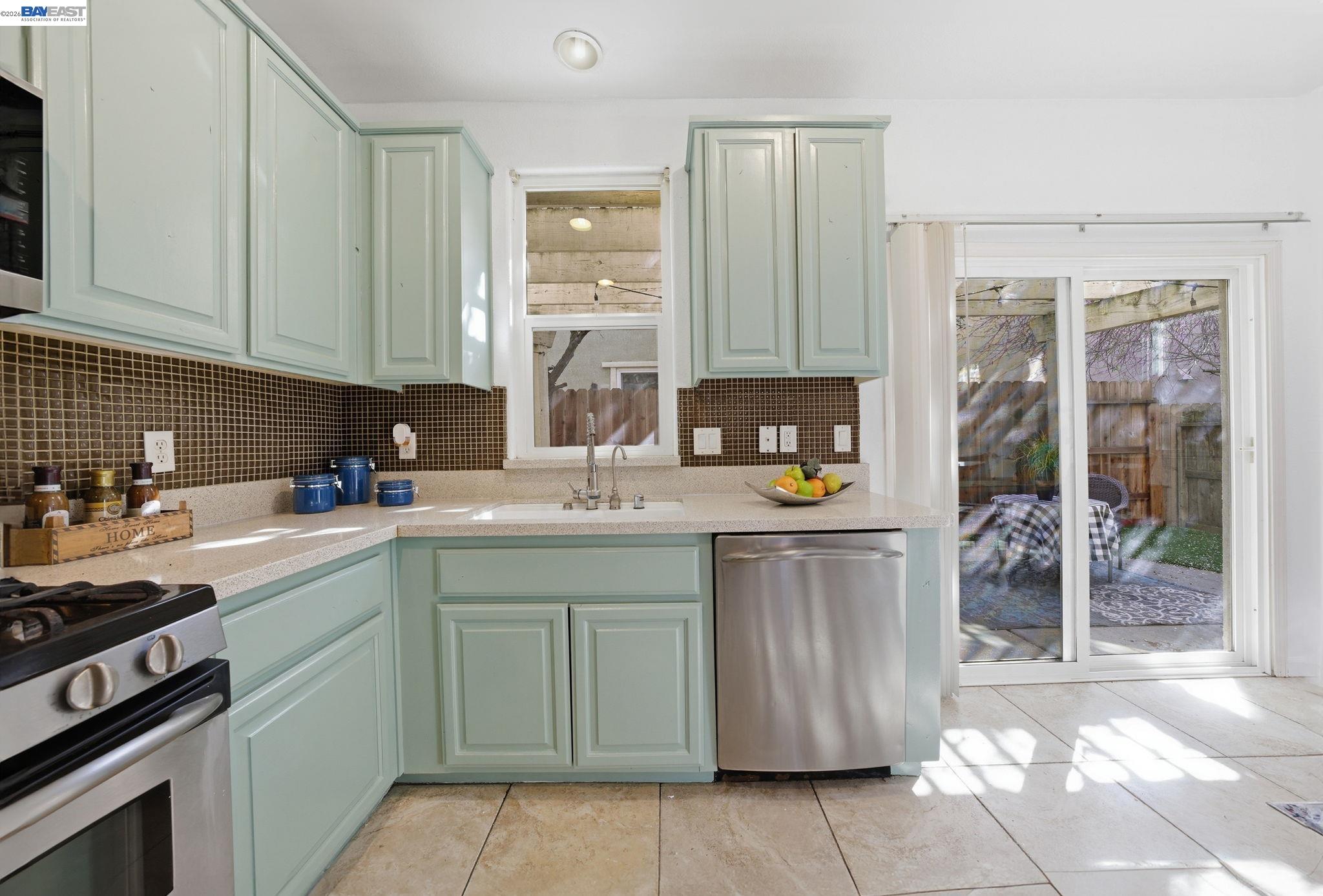 Detail Gallery Image 19 of 58 For 4118 Adriatic Sea Way, Sacramento,  CA 95834 - 3 Beds | 2/1 Baths