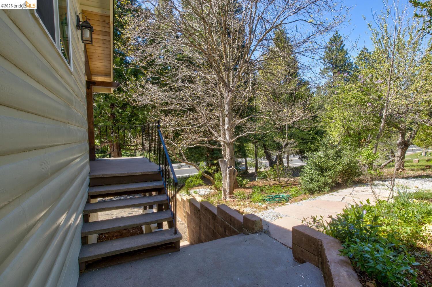 Detail Gallery Image 4 of 54 For 1869 Highway 4, Arnold,  CA 95223 - 3 Beds | 1/1 Baths