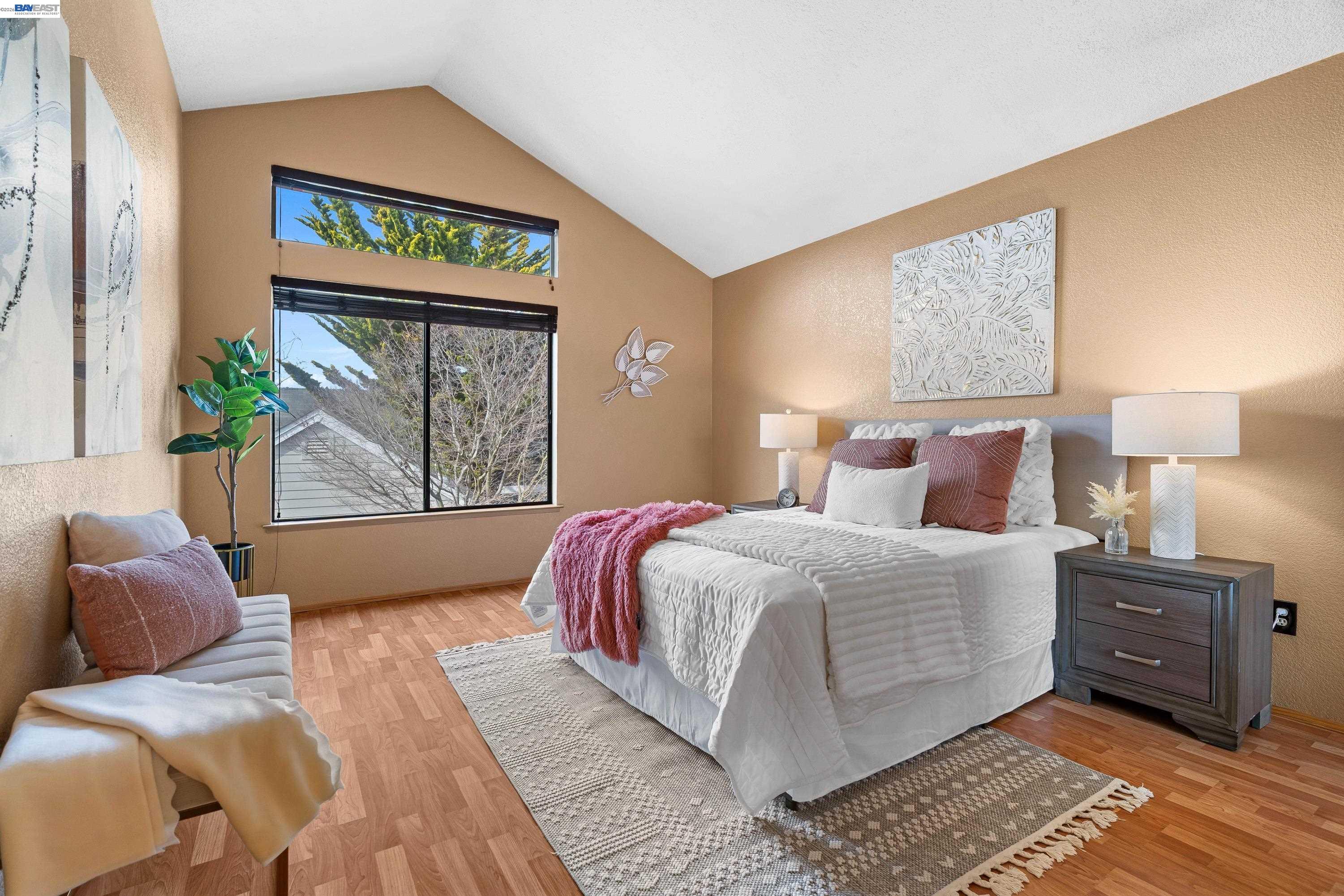 Detail Gallery Image 14 of 24 For 35 Leonard Ct, Alameda,  CA 94502 - 2 Beds | 2/1 Baths