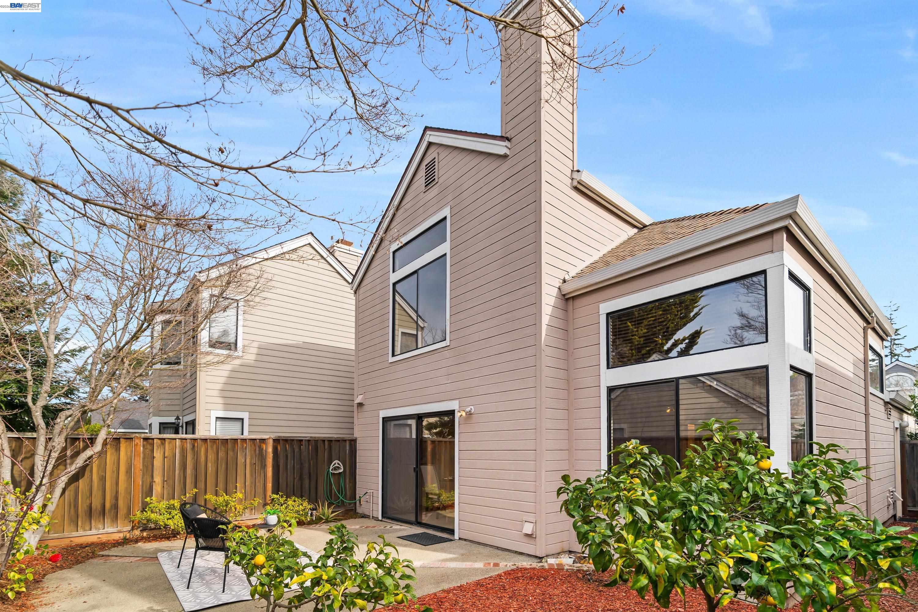 Detail Gallery Image 18 of 24 For 35 Leonard Ct, Alameda,  CA 94502 - 2 Beds | 2/1 Baths