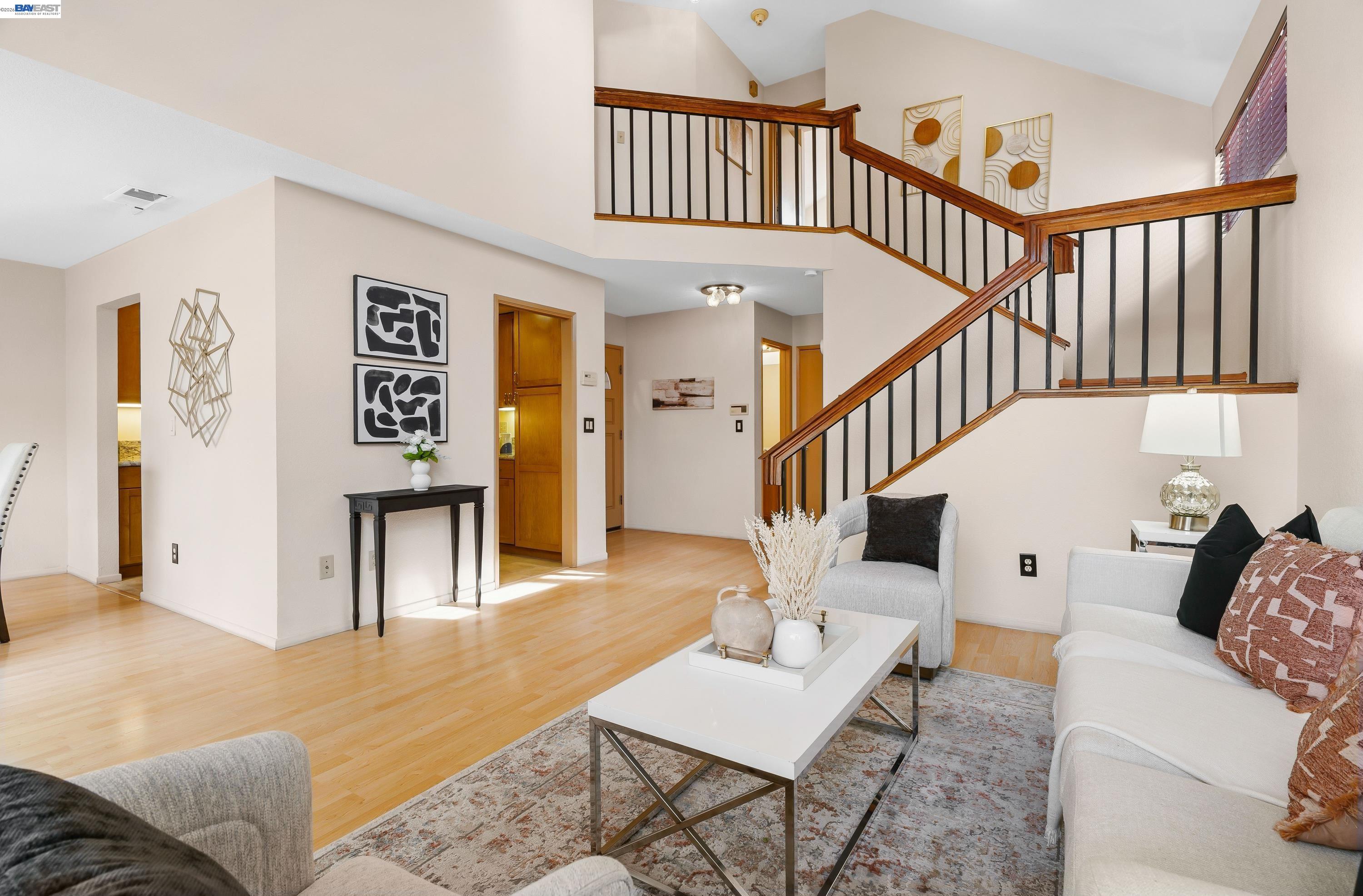 Detail Gallery Image 6 of 24 For 35 Leonard Ct, Alameda,  CA 94502 - 2 Beds | 2/1 Baths