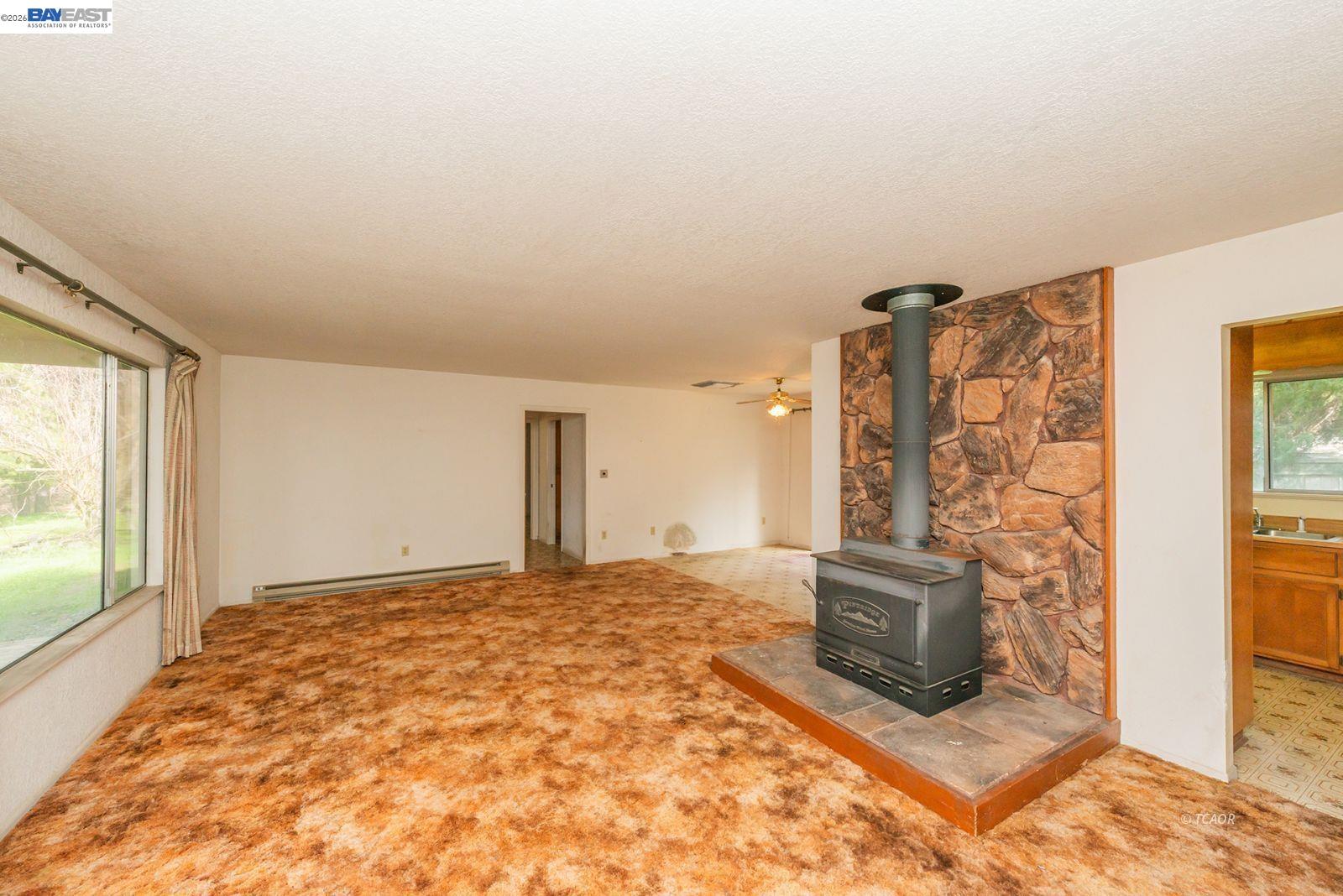 Detail Gallery Image 4 of 47 For 376 Mountain View Dr., Lewiston,  CA 96052 - 2 Beds | 2 Baths