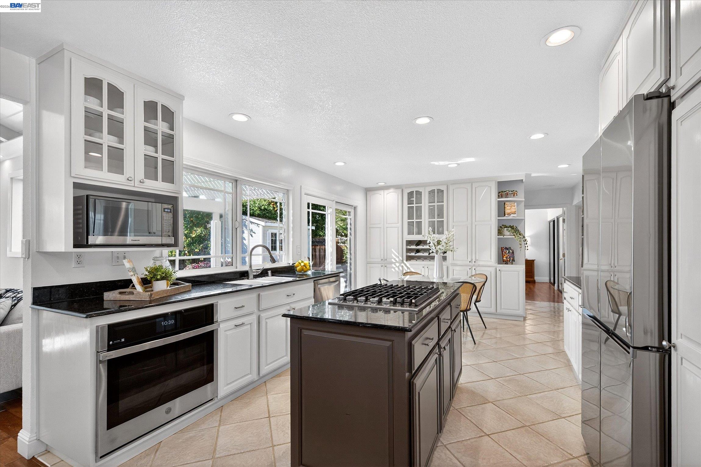 Detail Gallery Image 13 of 38 For 7326 Hillsdale Dr, Pleasanton,  CA 94588 - 5 Beds | 3 Baths