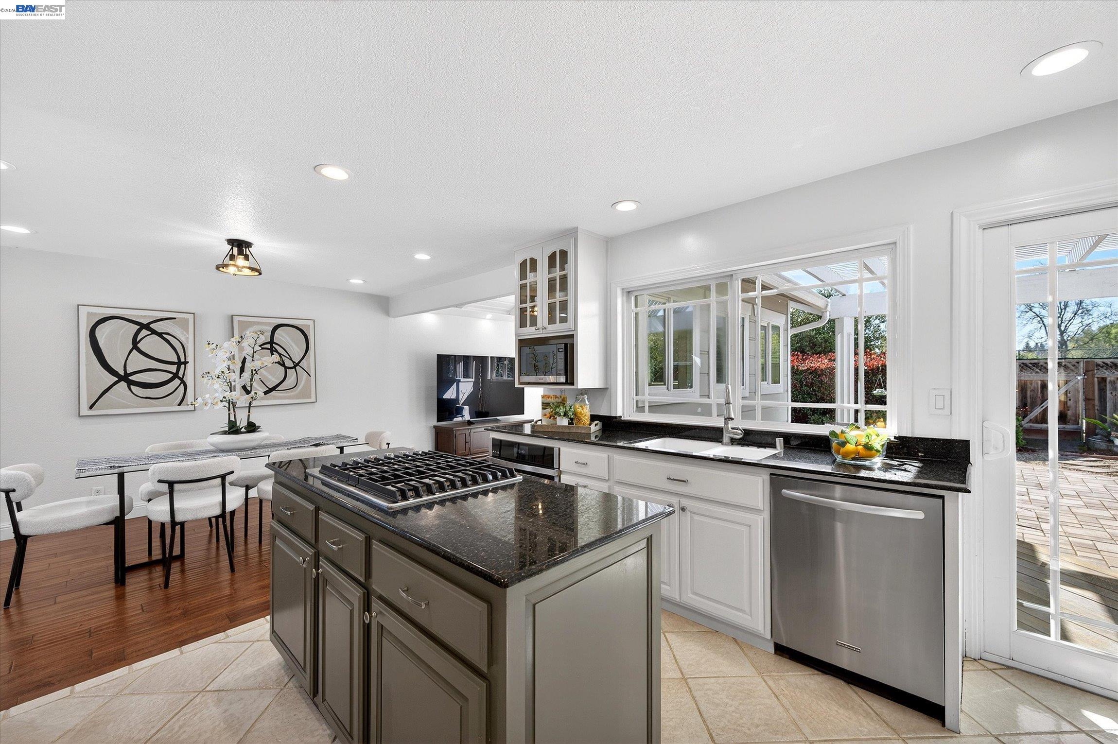 Detail Gallery Image 16 of 38 For 7326 Hillsdale Dr, Pleasanton,  CA 94588 - 5 Beds | 3 Baths