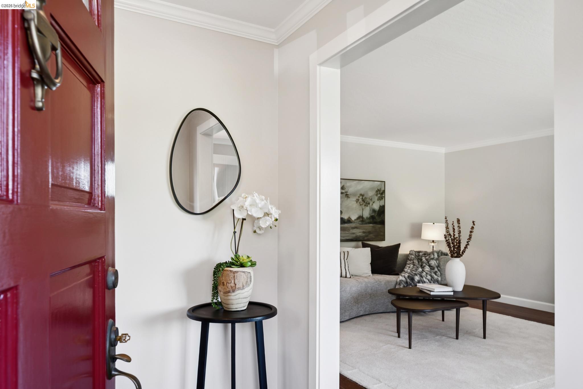 Detail Gallery Image 2 of 44 For 410 Grizzly Peak Blvd, Berkeley,  CA 94708-1211 - 3 Beds | 2 Baths