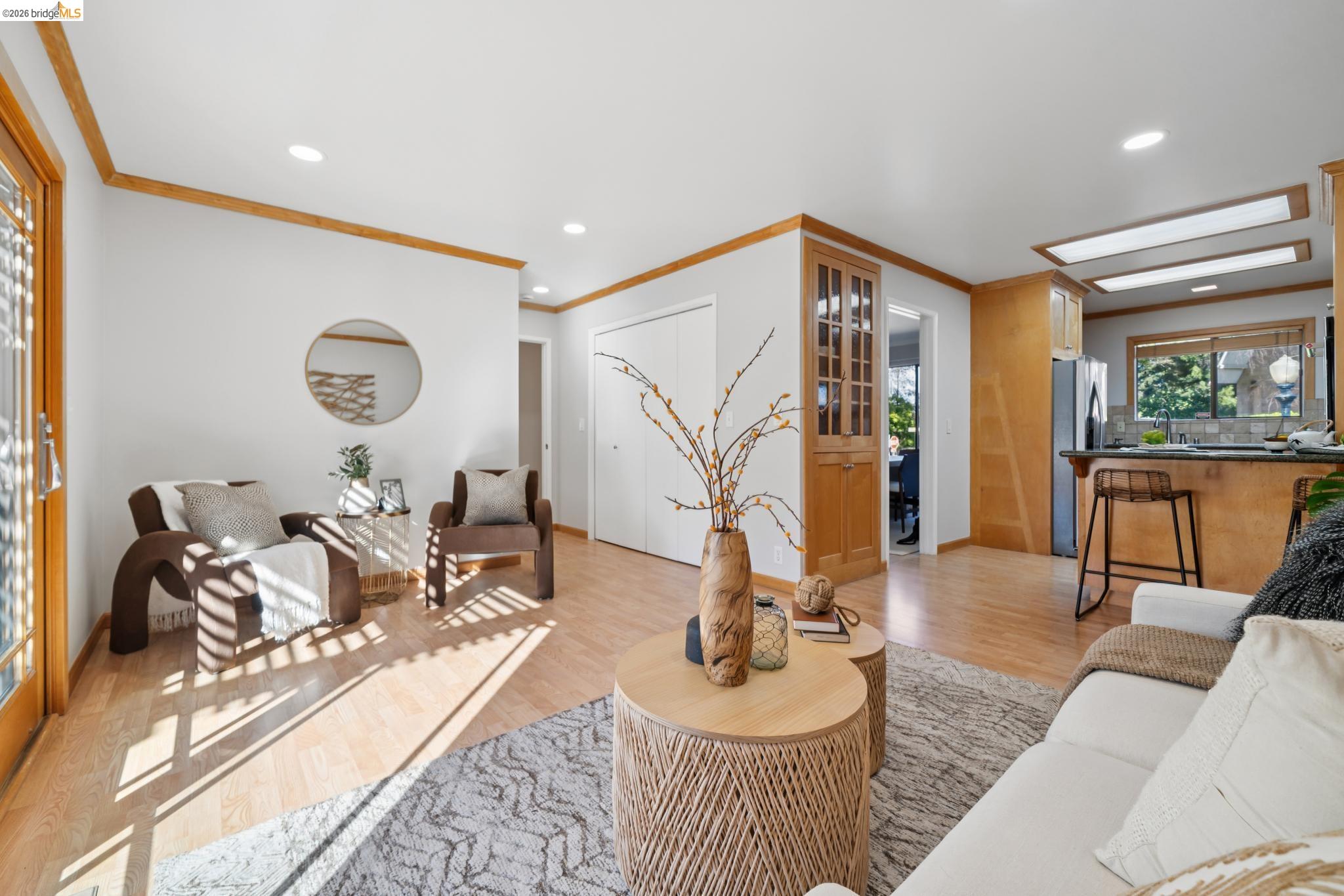 Detail Gallery Image 17 of 44 For 410 Grizzly Peak Blvd, Berkeley,  CA 94708-1211 - 3 Beds | 2 Baths