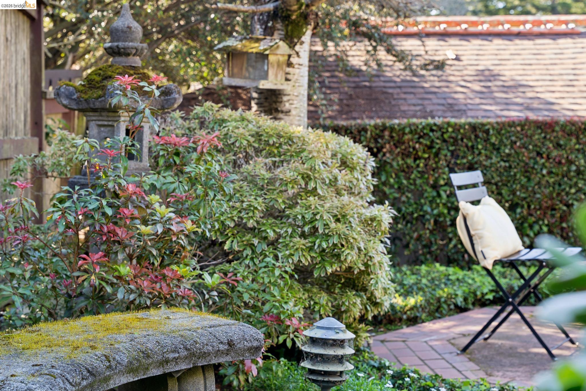 Detail Gallery Image 40 of 44 For 410 Grizzly Peak Blvd, Berkeley,  CA 94708-1211 - 3 Beds | 2 Baths