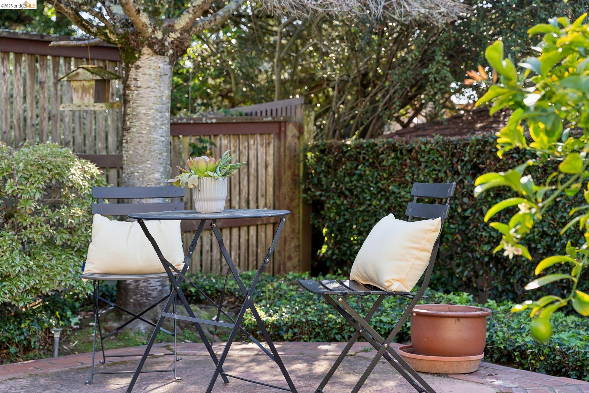 Detail Gallery Image 41 of 44 For 410 Grizzly Peak Blvd, Berkeley,  CA 94708-1211 - 3 Beds | 2 Baths