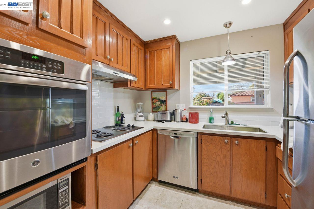 Detail Gallery Image 14 of 30 For 1716 Dalton Way, Union City,  CA 94587 - 3 Beds | 2 Baths