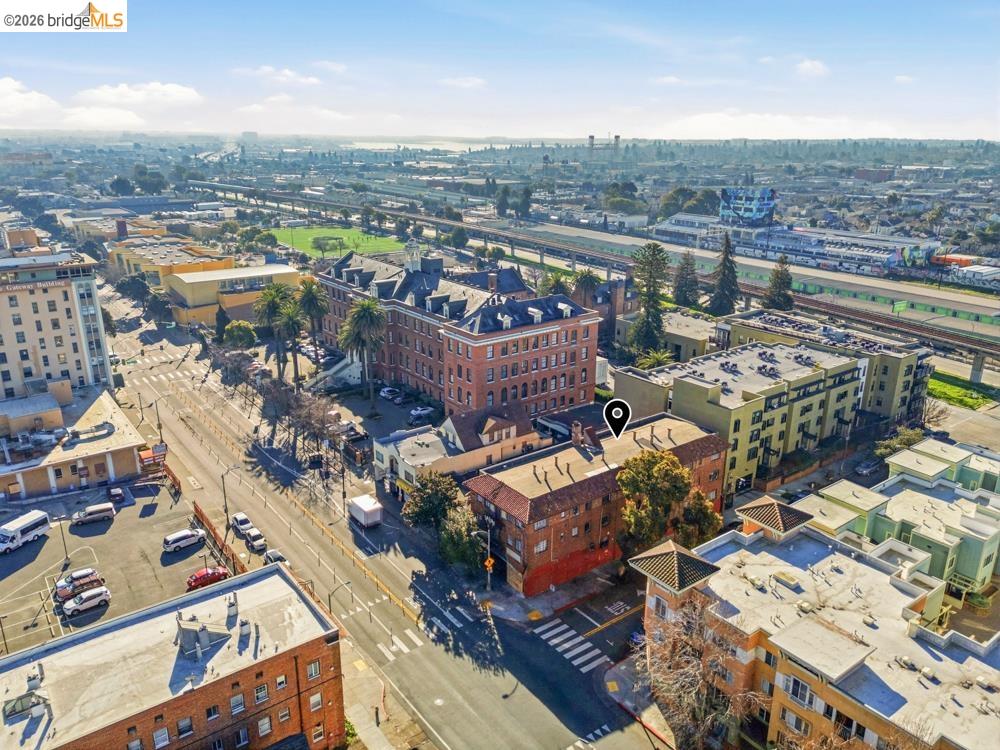 Detail Gallery Image 7 of 8 For 1290 26th Ave, Oakland,  CA 94601 - – Beds | – Baths