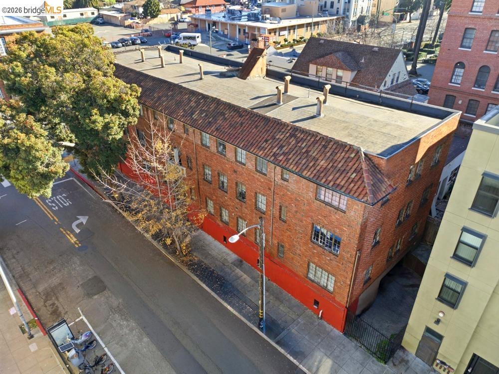 Detail Gallery Image 5 of 8 For 1290 26th Ave, Oakland,  CA 94601 - – Beds | – Baths