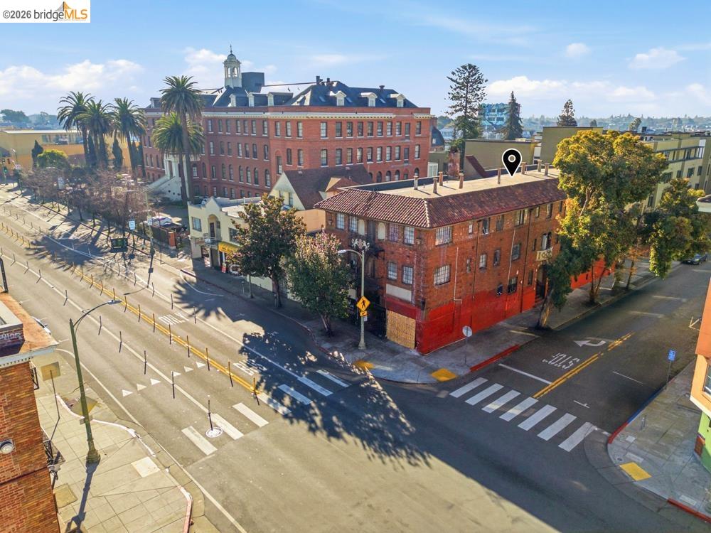 Detail Gallery Image 6 of 8 For 1290 26th Ave, Oakland,  CA 94601 - – Beds | – Baths