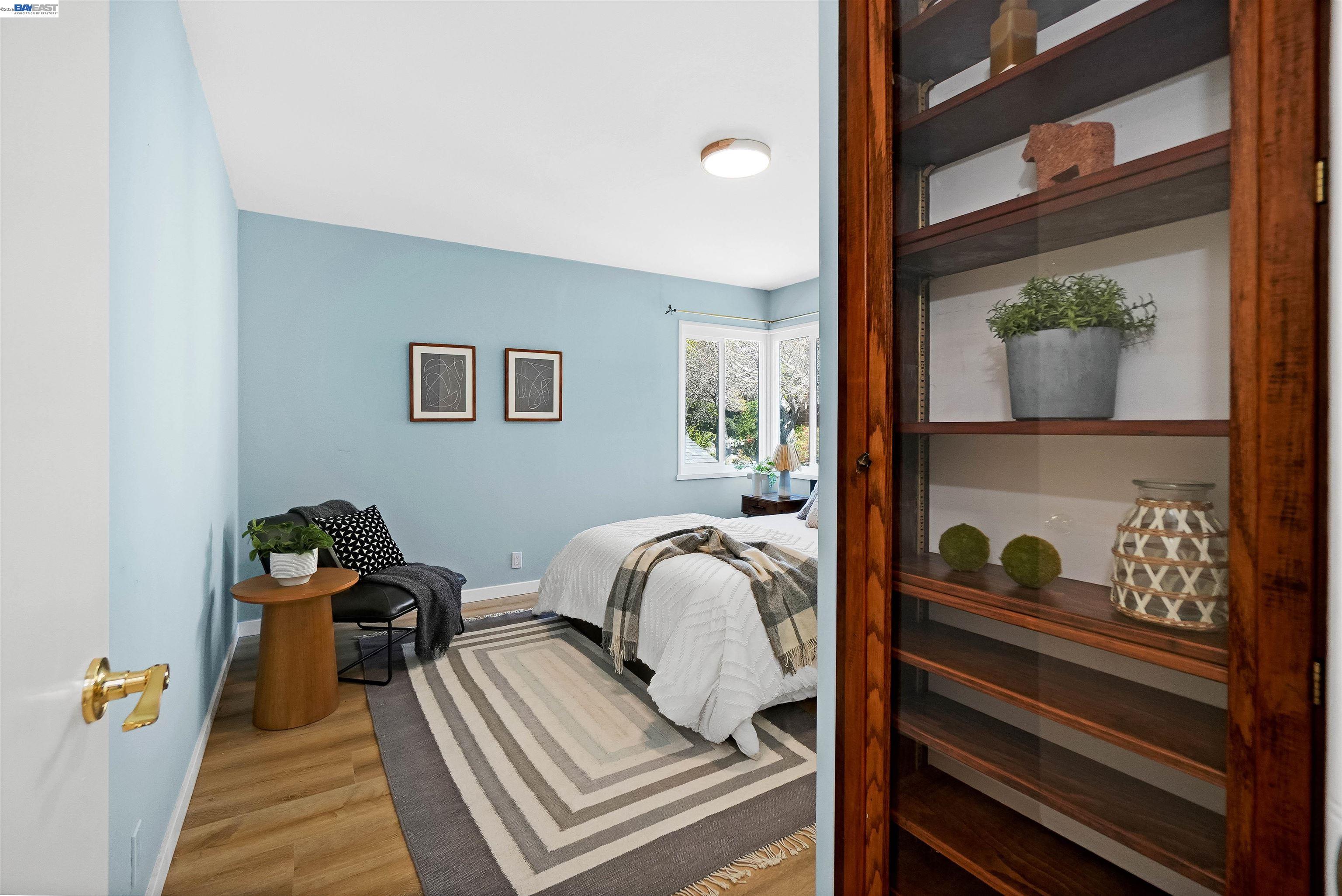 Detail Gallery Image 10 of 39 For 18522 Madison Ave, Castro Valley,  CA 94546 - 4 Beds | 3 Baths