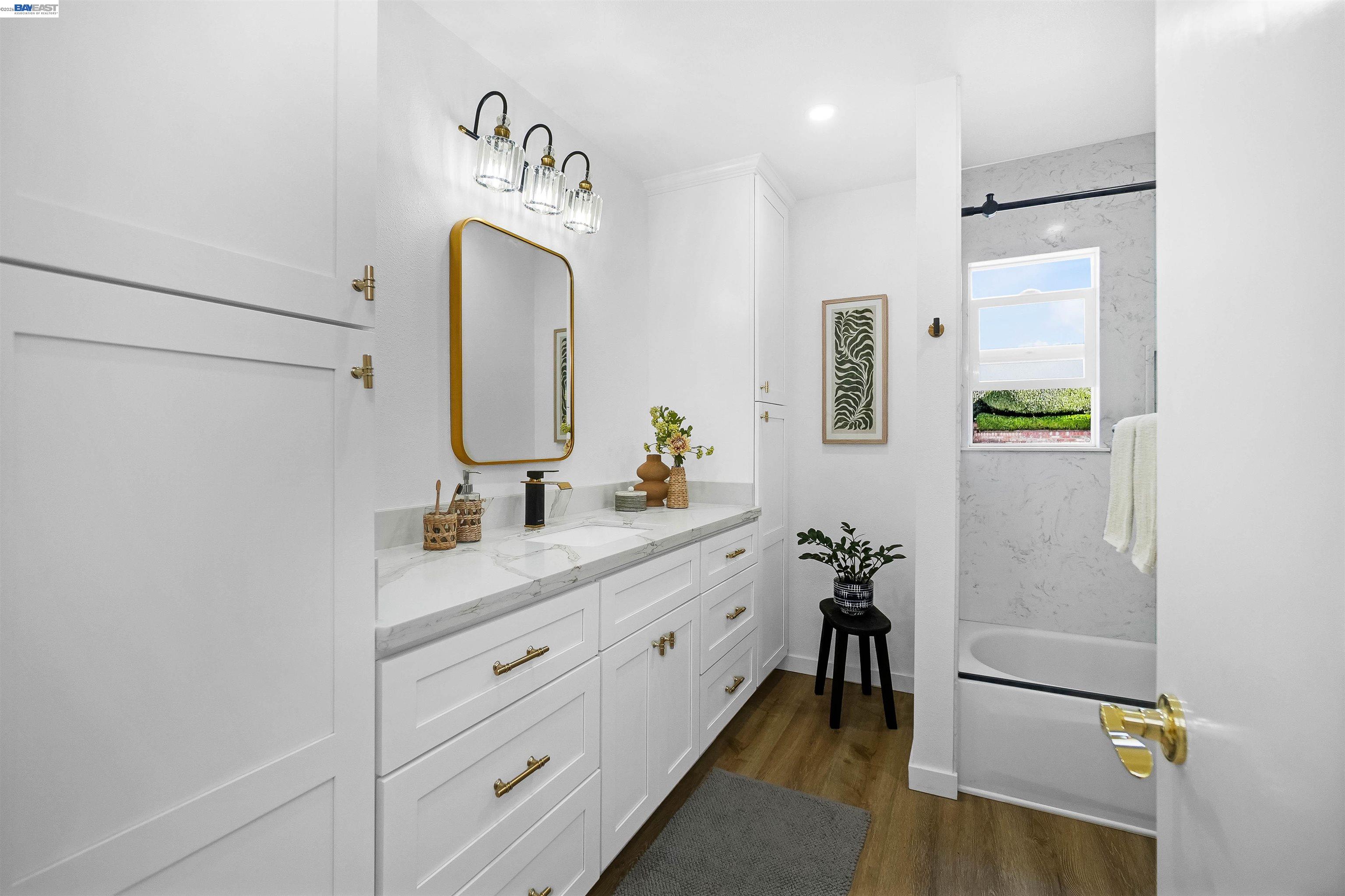 Detail Gallery Image 13 of 39 For 18522 Madison Ave, Castro Valley,  CA 94546 - 4 Beds | 3 Baths