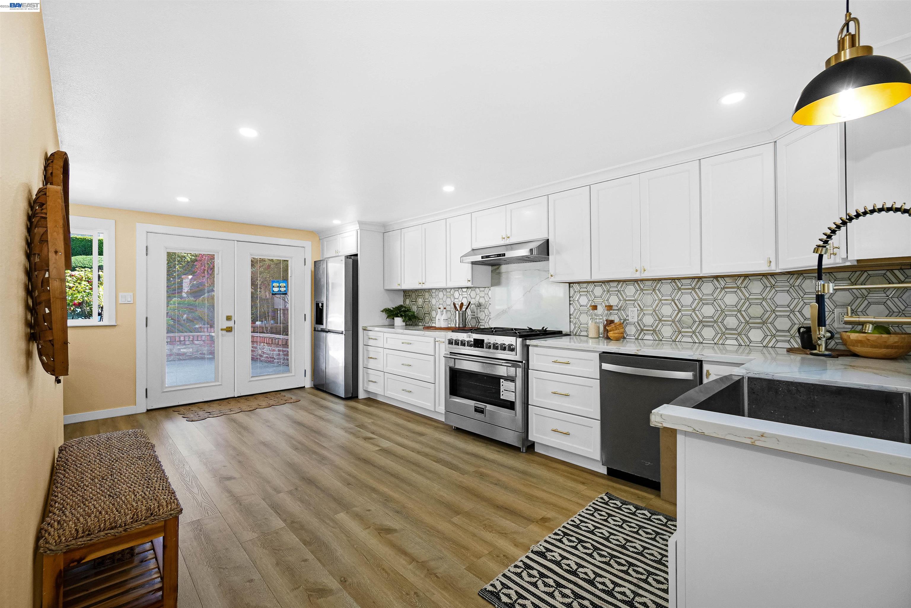 Detail Gallery Image 18 of 39 For 18522 Madison Ave, Castro Valley,  CA 94546 - 4 Beds | 3 Baths