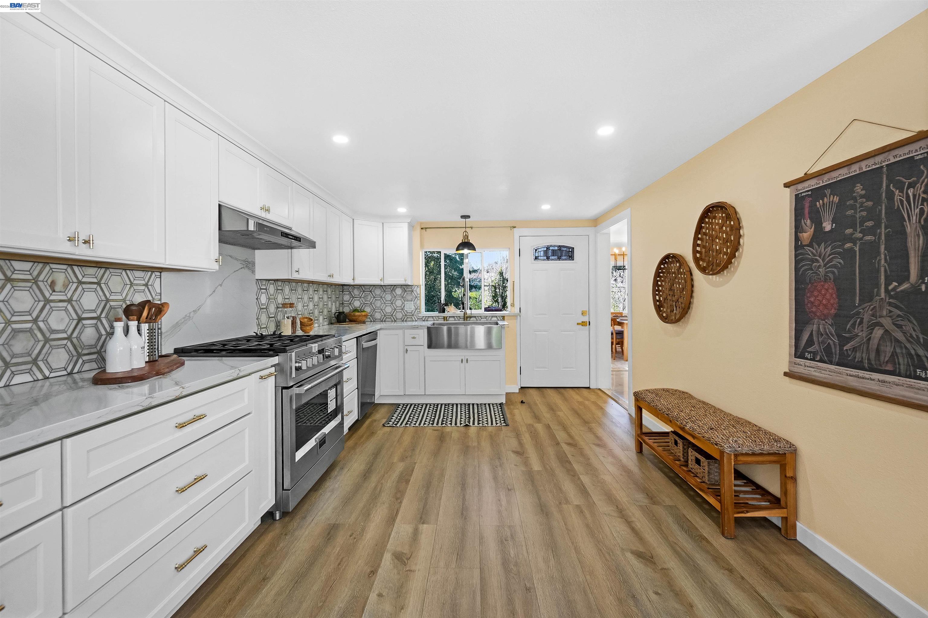 Detail Gallery Image 19 of 39 For 18522 Madison Ave, Castro Valley,  CA 94546 - 4 Beds | 3 Baths