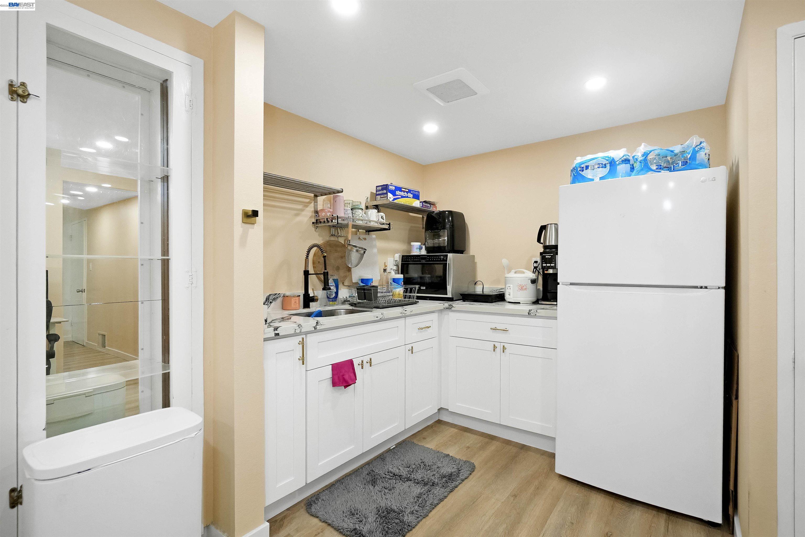 Detail Gallery Image 28 of 39 For 18522 Madison Ave, Castro Valley,  CA 94546 - 4 Beds | 3 Baths