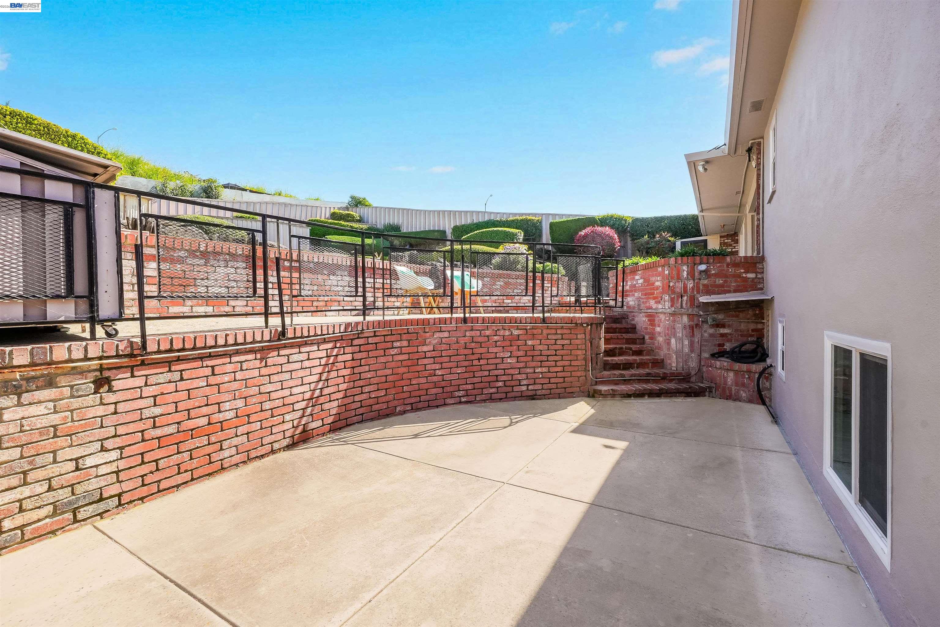 Detail Gallery Image 30 of 39 For 18522 Madison Ave, Castro Valley,  CA 94546 - 4 Beds | 3 Baths