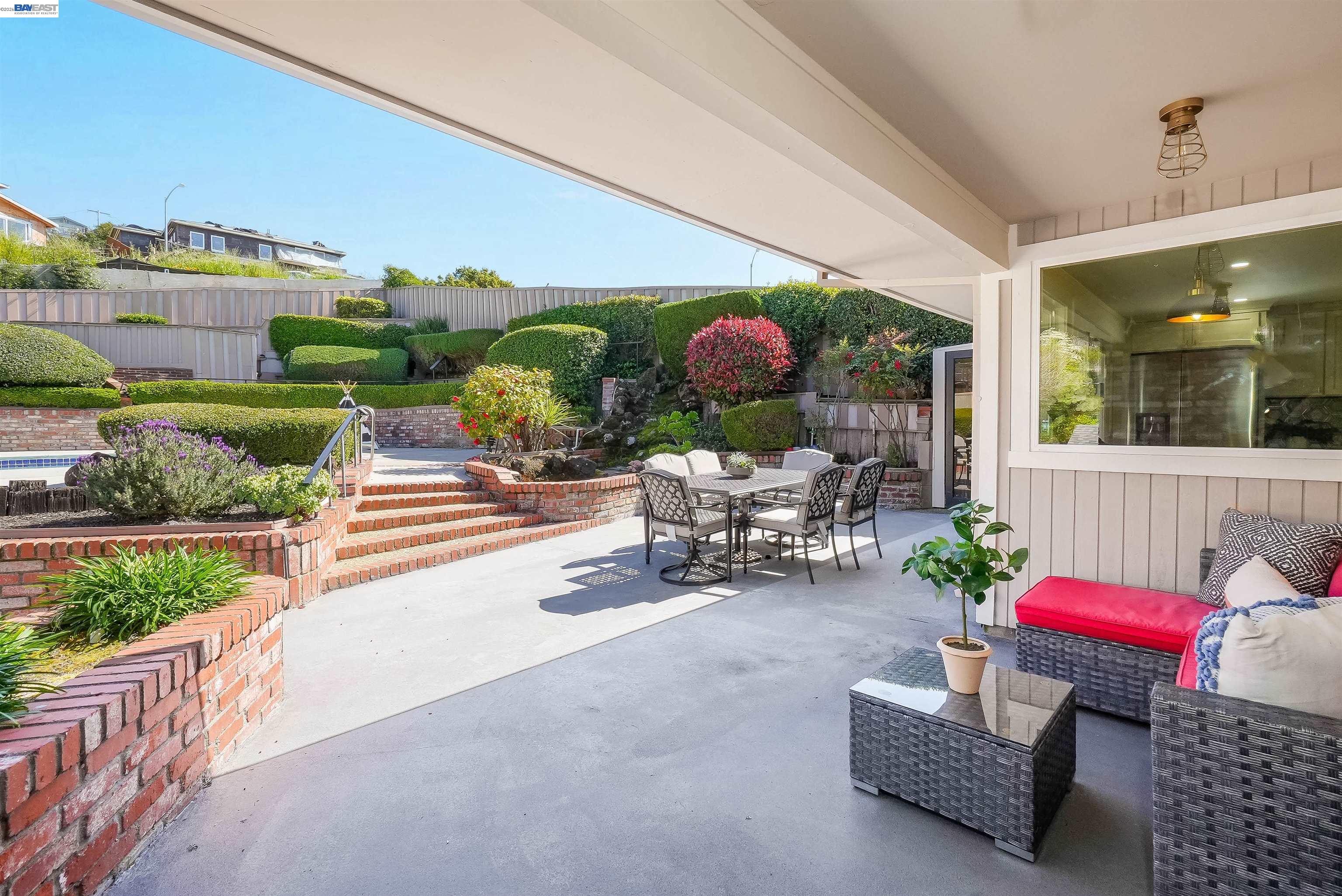 Detail Gallery Image 31 of 39 For 18522 Madison Ave, Castro Valley,  CA 94546 - 4 Beds | 3 Baths