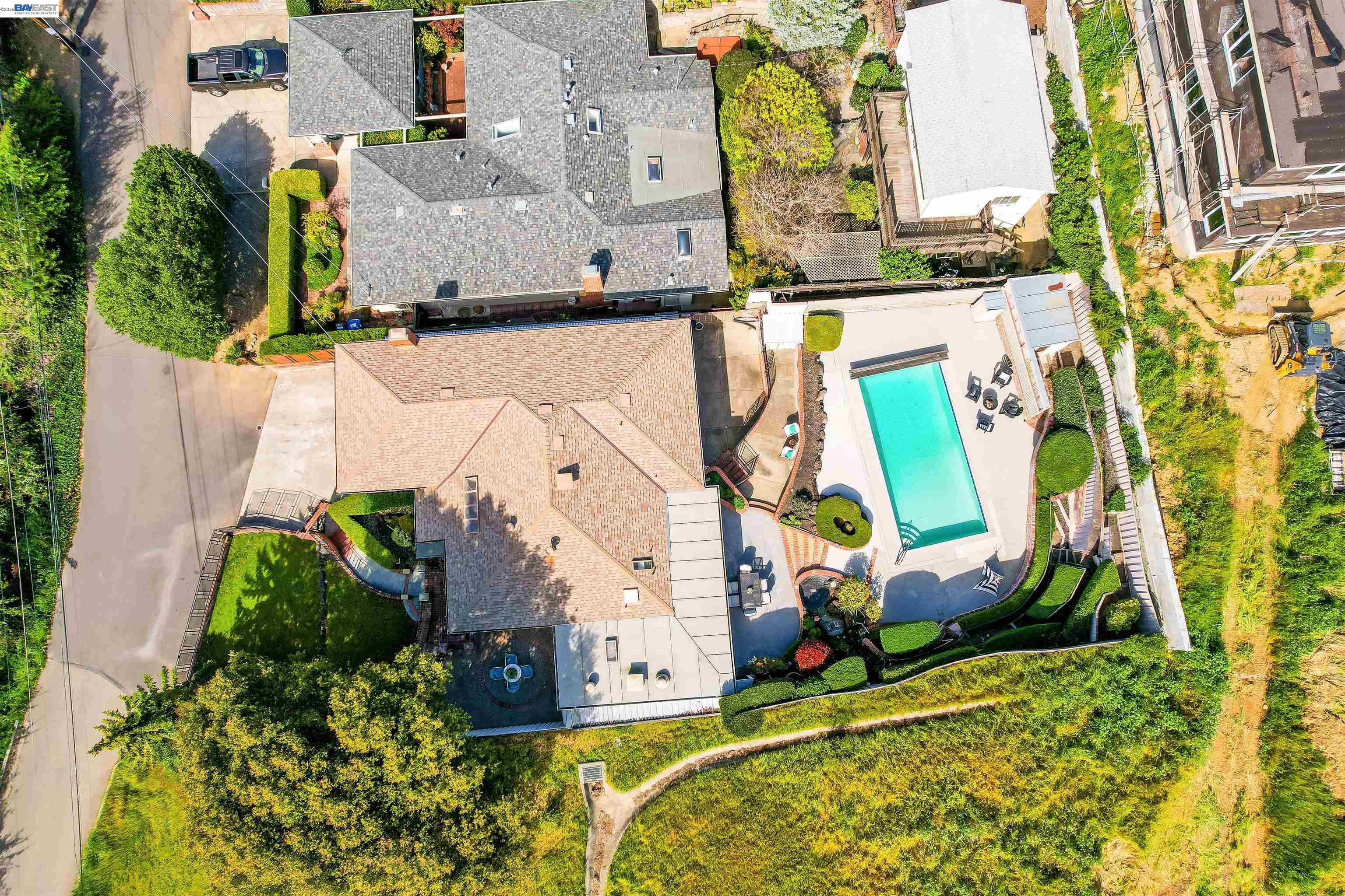 Detail Gallery Image 37 of 39 For 18522 Madison Ave, Castro Valley,  CA 94546 - 4 Beds | 3 Baths