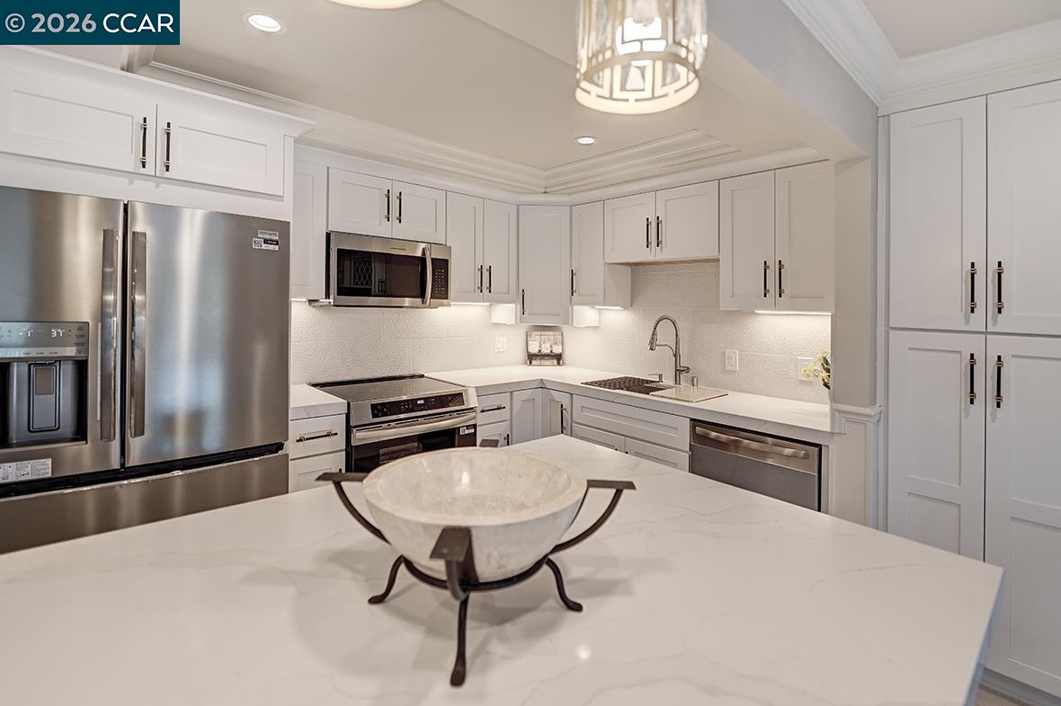 Photo #3: 41126656 Listing: Photo #3