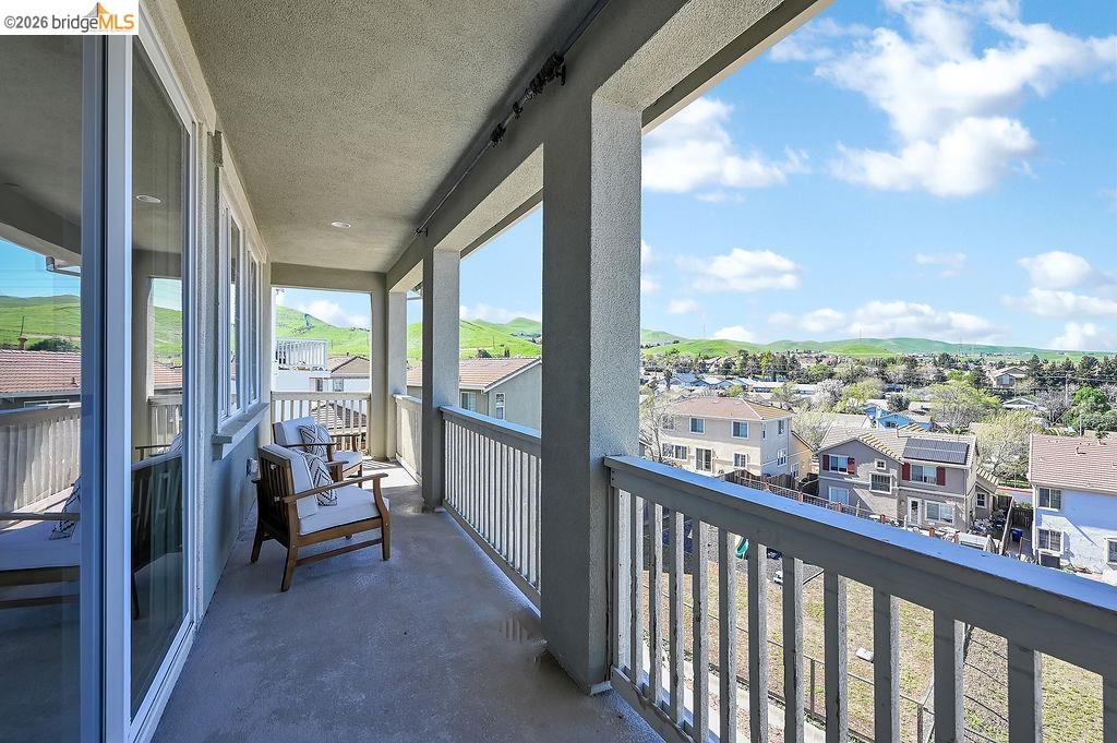 Detail Gallery Image 10 of 39 For 115 Delta Vista Ln, Pittsburg,  CA 94565-4316 - 4 Beds | 3 Baths