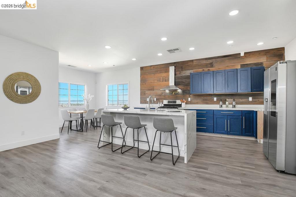 Detail Gallery Image 12 of 39 For 115 Delta Vista Ln, Pittsburg,  CA 94565-4316 - 4 Beds | 3 Baths