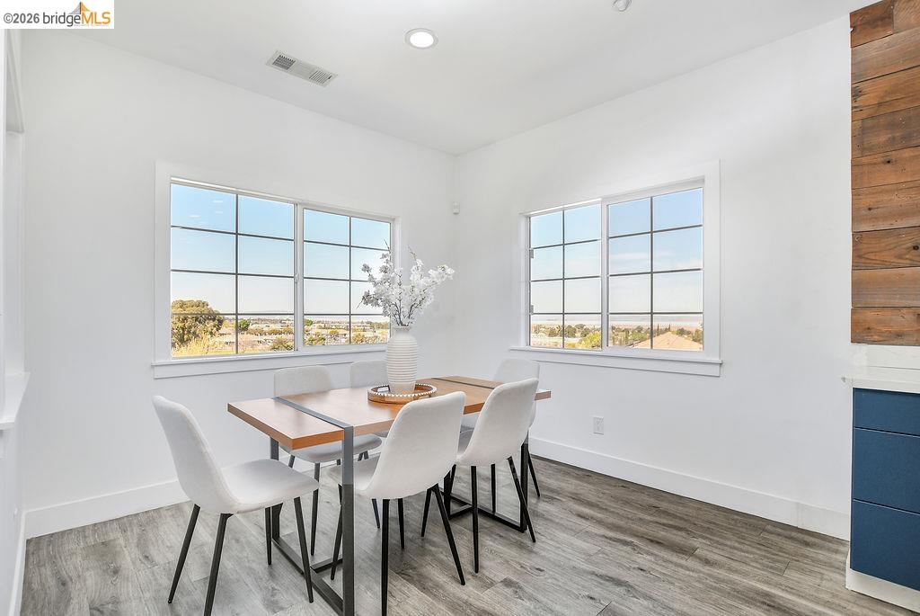 Detail Gallery Image 16 of 39 For 115 Delta Vista Ln, Pittsburg,  CA 94565-4316 - 4 Beds | 3 Baths