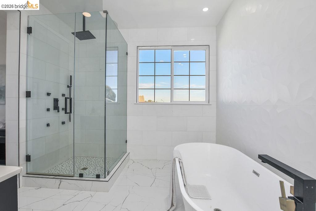 Detail Gallery Image 27 of 39 For 115 Delta Vista Ln, Pittsburg,  CA 94565-4316 - 4 Beds | 3 Baths