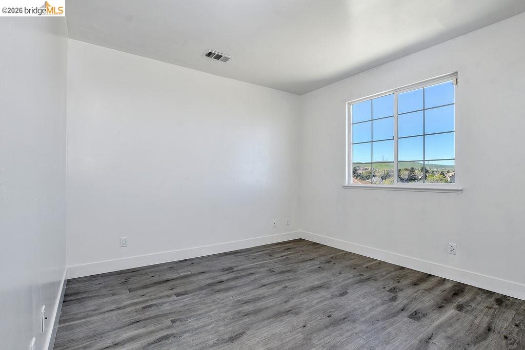 Detail Gallery Image 30 of 39 For 115 Delta Vista Ln, Pittsburg,  CA 94565-4316 - 4 Beds | 3 Baths