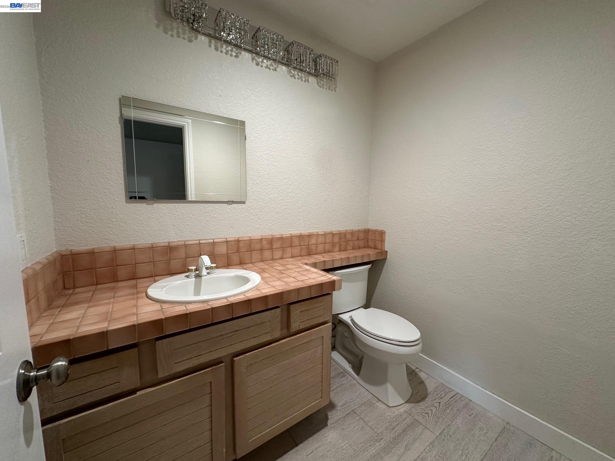 Detail Gallery Image 5 of 13 For 912 Vista Pointe Dr, San Ramon,  CA 94582 - 3 Beds | 2/1 Baths