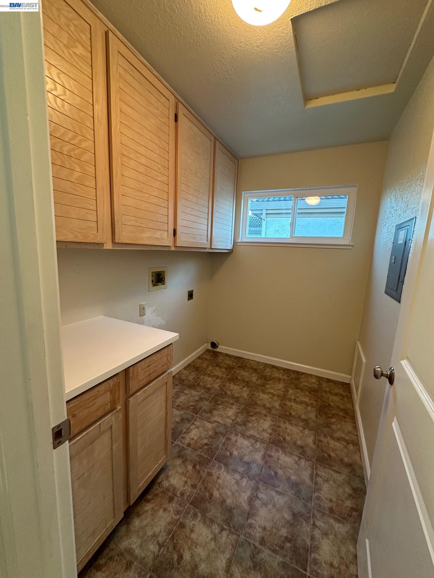 Detail Gallery Image 10 of 13 For 912 Vista Pointe Dr, San Ramon,  CA 94582 - 3 Beds | 2/1 Baths