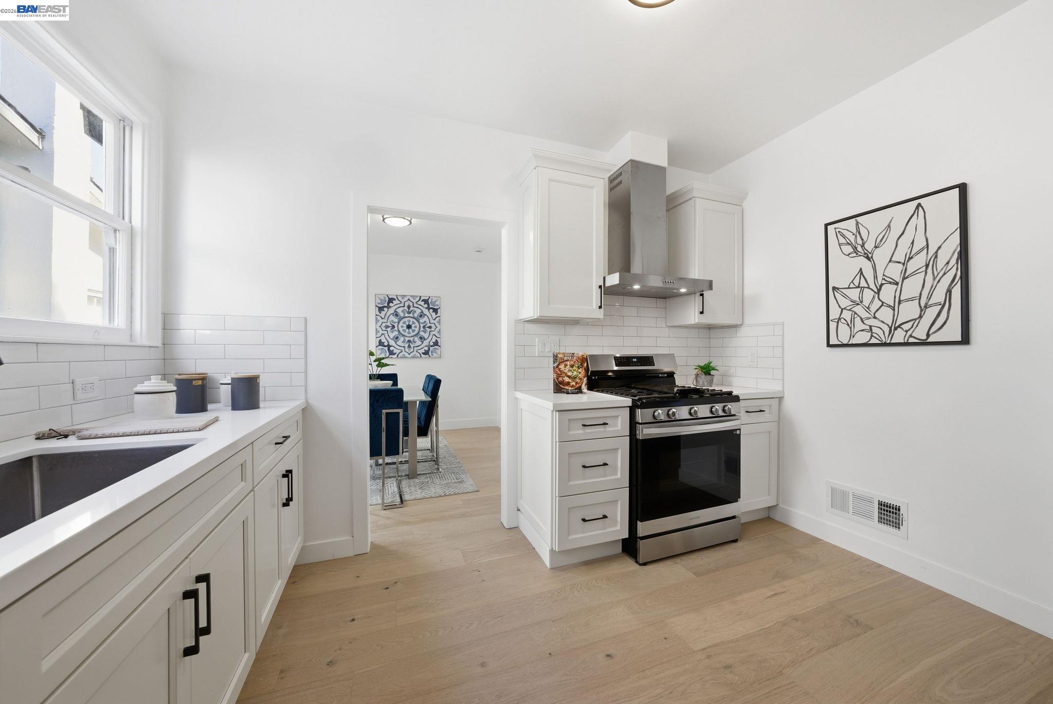 Detail Gallery Image 11 of 39 For 661 Brookwood Pl, Oakland,  CA 94610 - 3 Beds | 3 Baths