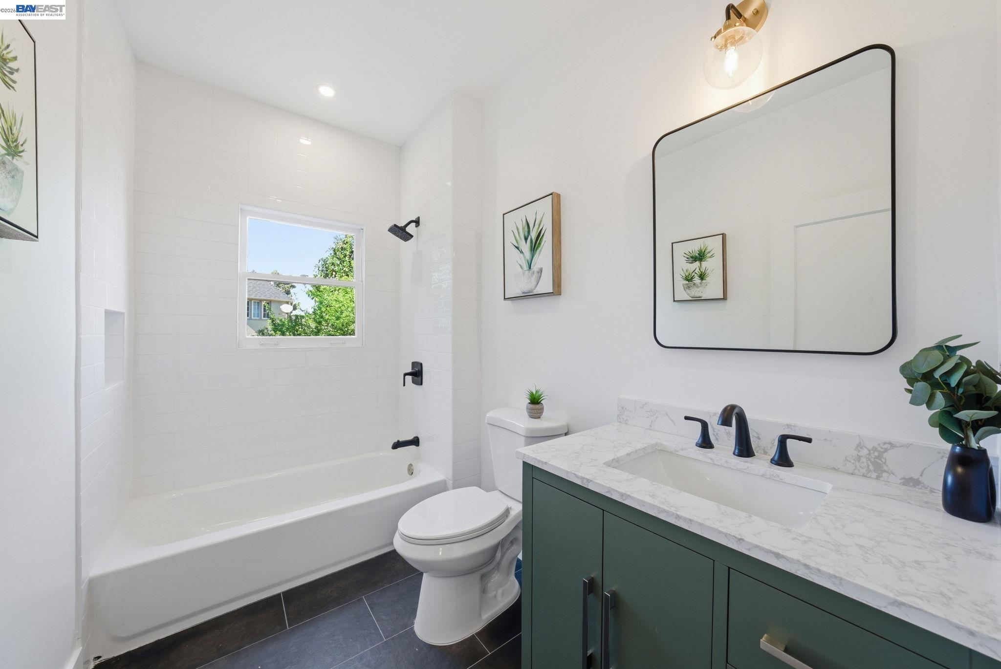 Detail Gallery Image 15 of 39 For 661 Brookwood Pl, Oakland,  CA 94610 - 3 Beds | 3 Baths