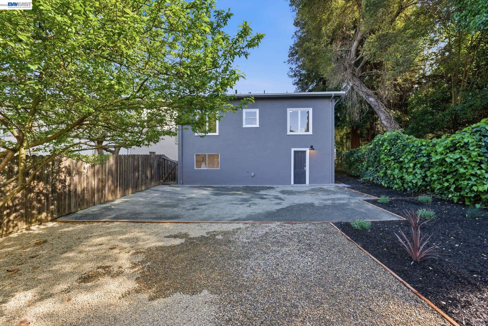 Detail Gallery Image 32 of 39 For 661 Brookwood Pl, Oakland,  CA 94610 - 3 Beds | 3 Baths