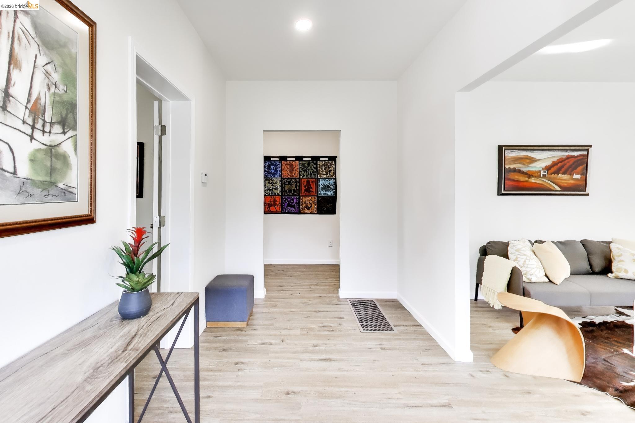 Detail Gallery Image 12 of 36 For 1978 Rosedale Ave, Oakland,  CA 94601 - 4 Beds | 2 Baths