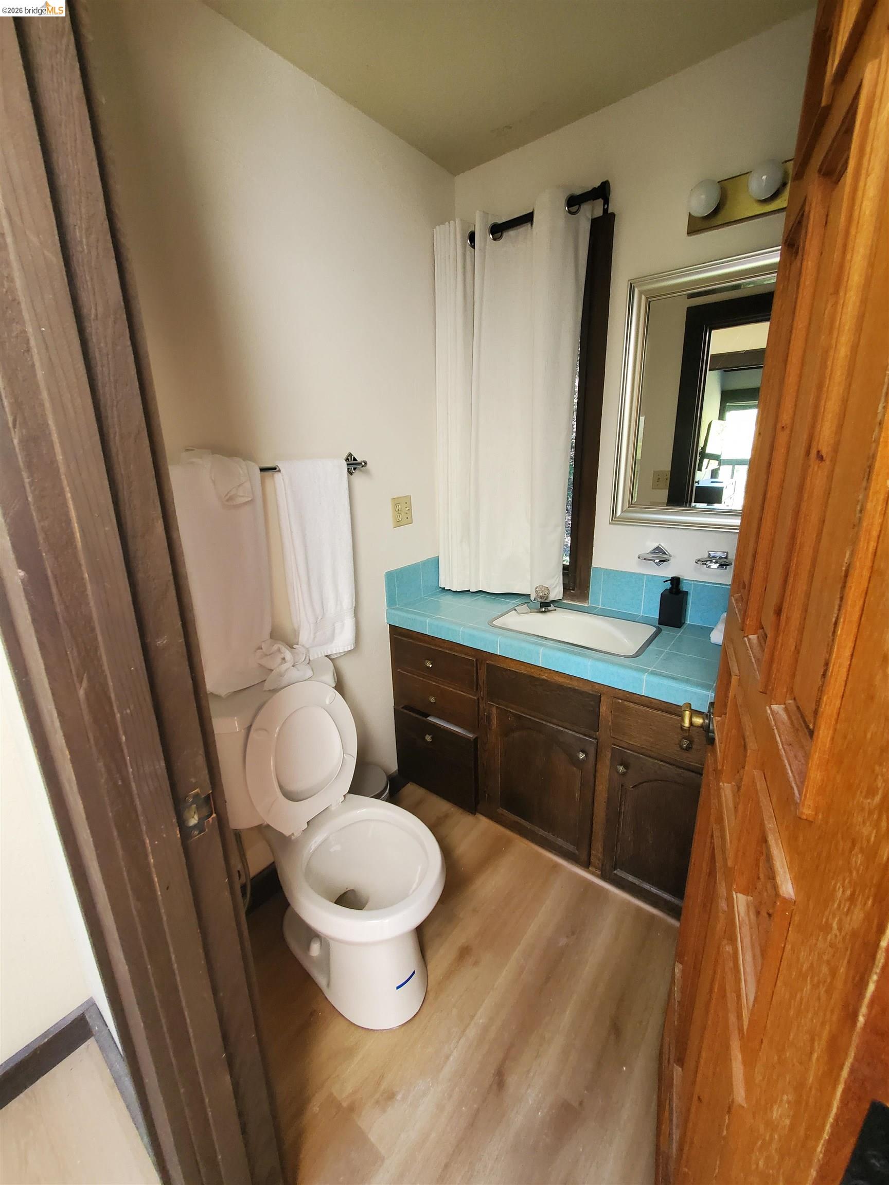 Detail Gallery Image 20 of 37 For 90 Devin Dr, Moraga,  CA 94556 - 5 Beds | 4/1 Baths