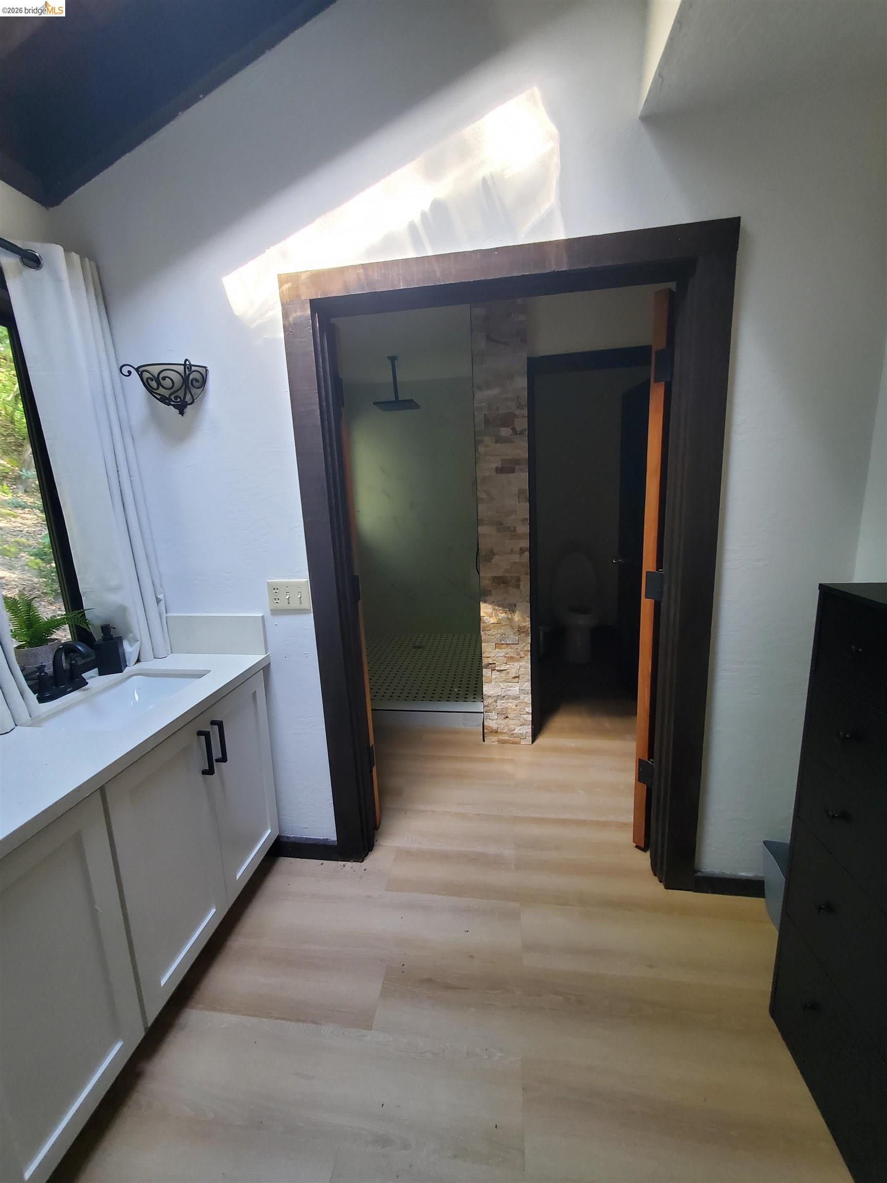 Detail Gallery Image 24 of 37 For 90 Devin Dr, Moraga,  CA 94556 - 5 Beds | 4/1 Baths