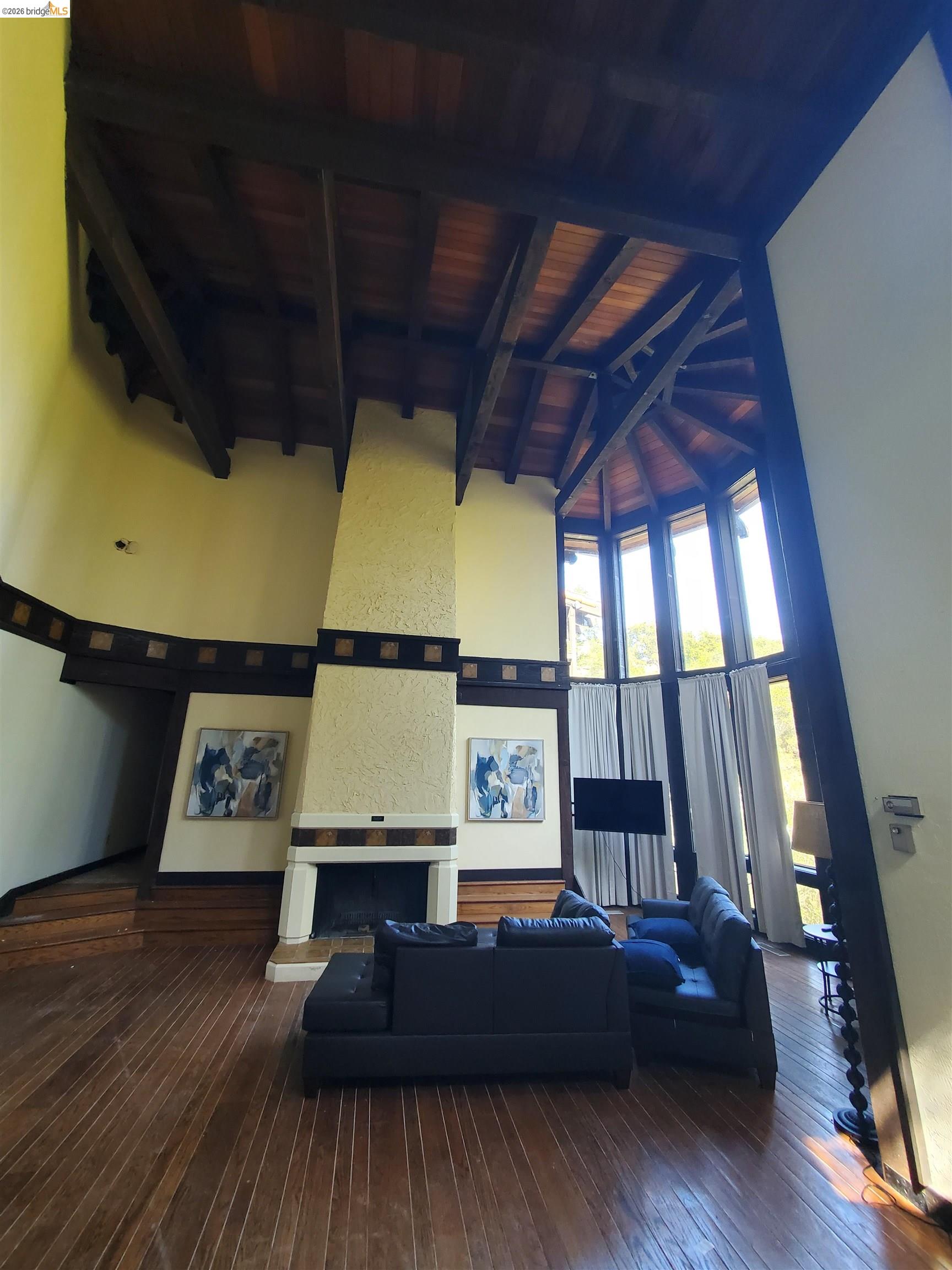 Detail Gallery Image 26 of 37 For 90 Devin Dr, Moraga,  CA 94556 - 5 Beds | 4/1 Baths