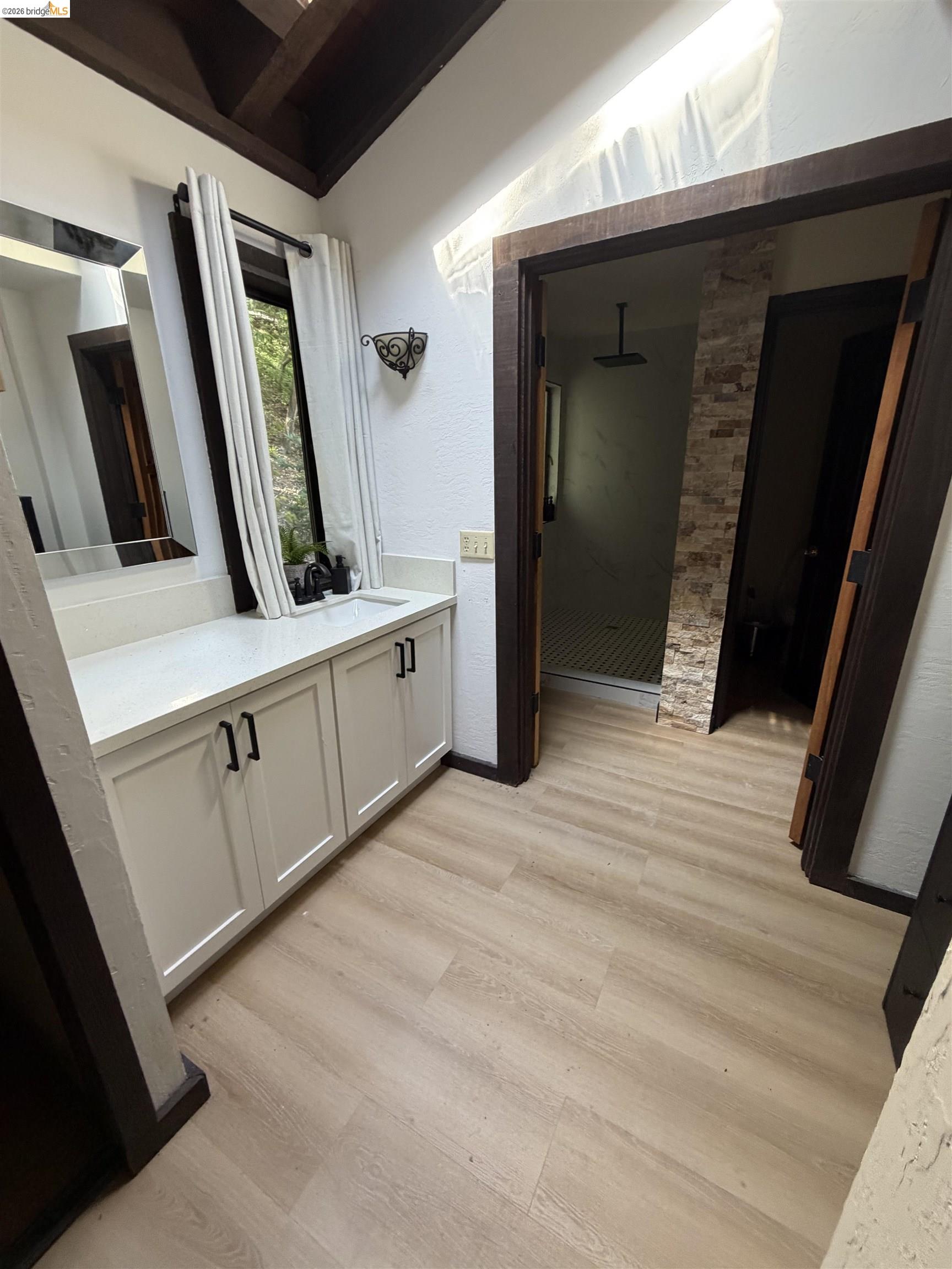 Detail Gallery Image 9 of 37 For 90 Devin Dr, Moraga,  CA 94556 - 5 Beds | 4/1 Baths