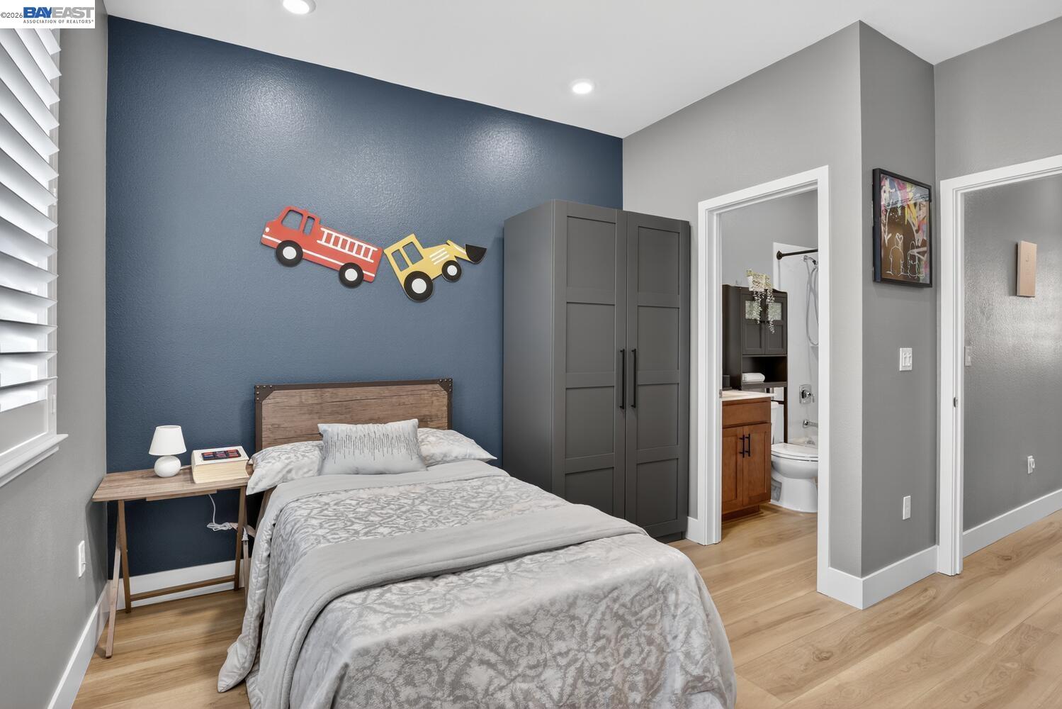 Detail Gallery Image 24 of 33 For 922 Noble Fir Ter #5,  Sunnyvale,  CA 94086 - 2 Beds | 2/1 Baths