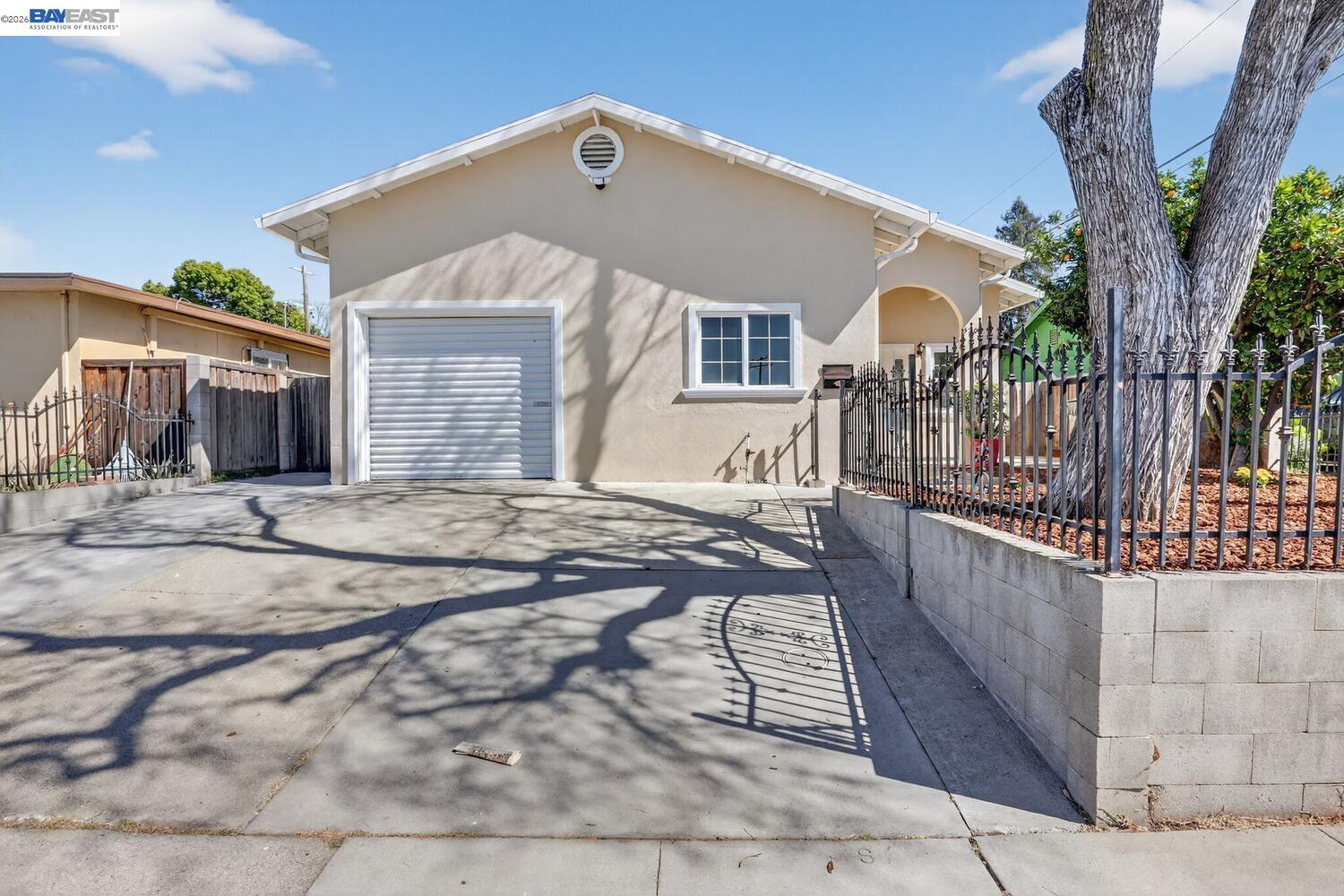 Detail Gallery Image 2 of 33 For 320 Monmouth Dr, Milpitas,  CA 95035 - 4 Beds | 2 Baths