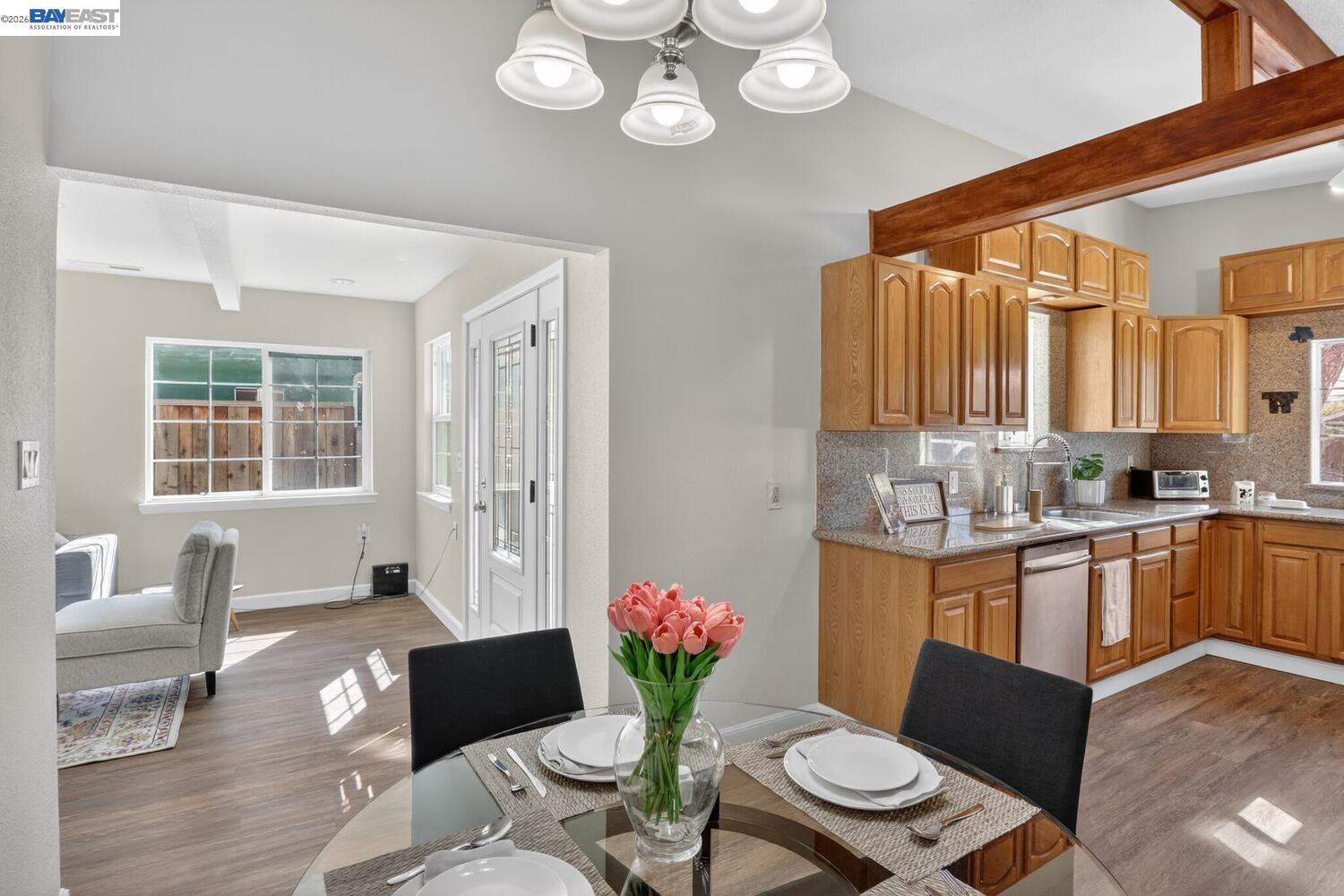 Detail Gallery Image 14 of 33 For 320 Monmouth Dr, Milpitas,  CA 95035 - 4 Beds | 2 Baths