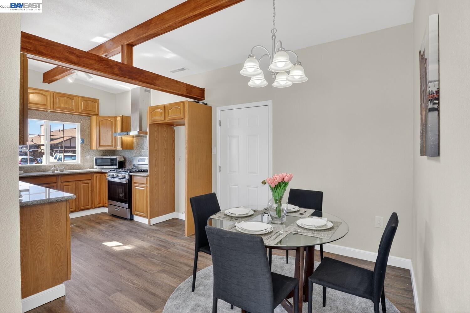 Detail Gallery Image 9 of 33 For 320 Monmouth Dr, Milpitas,  CA 95035 - 4 Beds | 2 Baths