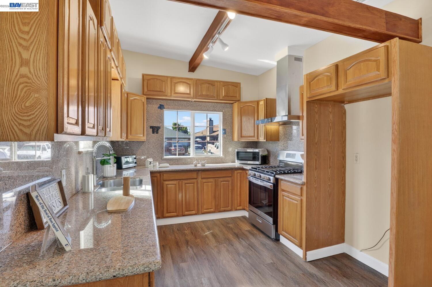 Detail Gallery Image 10 of 33 For 320 Monmouth Dr, Milpitas,  CA 95035 - 4 Beds | 2 Baths