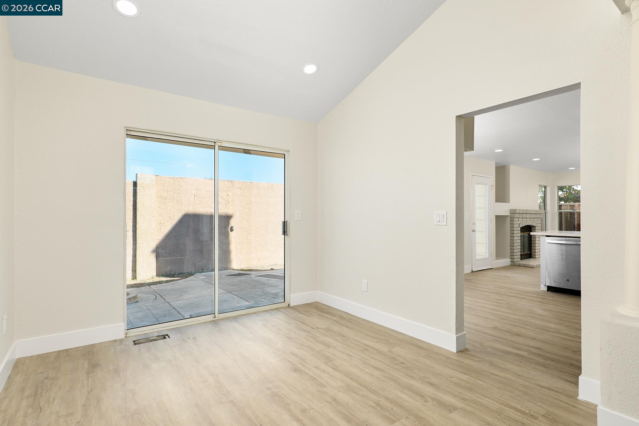 Detail Gallery Image 13 of 33 For 2169 Rain Drop Cir, Pittsburg,  CA 94565 - 4 Beds | 3 Baths